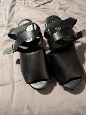 Seychelles Black Leather Wide-Band Slide Sandals